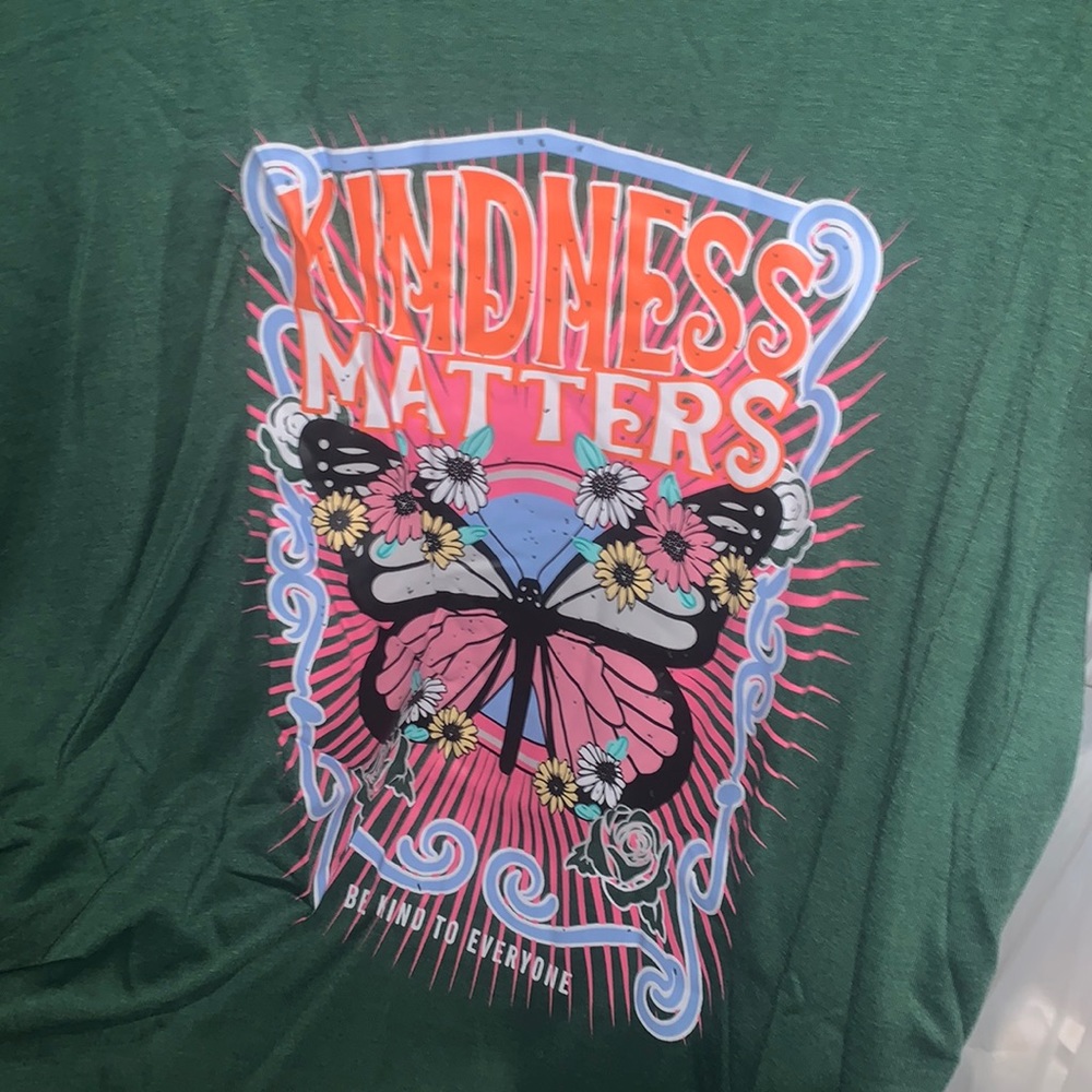 New Shein tshirt Kindness Matters 4x